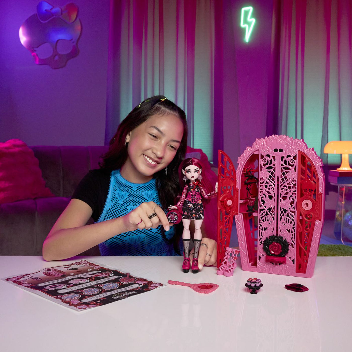 MONSTER HIGH GRADINA DE LA MIEZUL NOPTII PAPUSA DRACULAURA