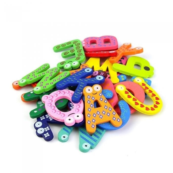 Set 26 Magneti de Frigider pentru Copii, Vivimall, Model Alfabet A-Z, Figurine Amuzante, din Lemn, Multicolor - vivimall.ro