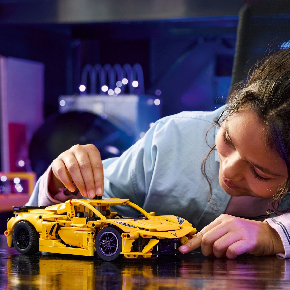 LEGO TECHNIC CHEVROLET CORVETTE STINGRAY 42205