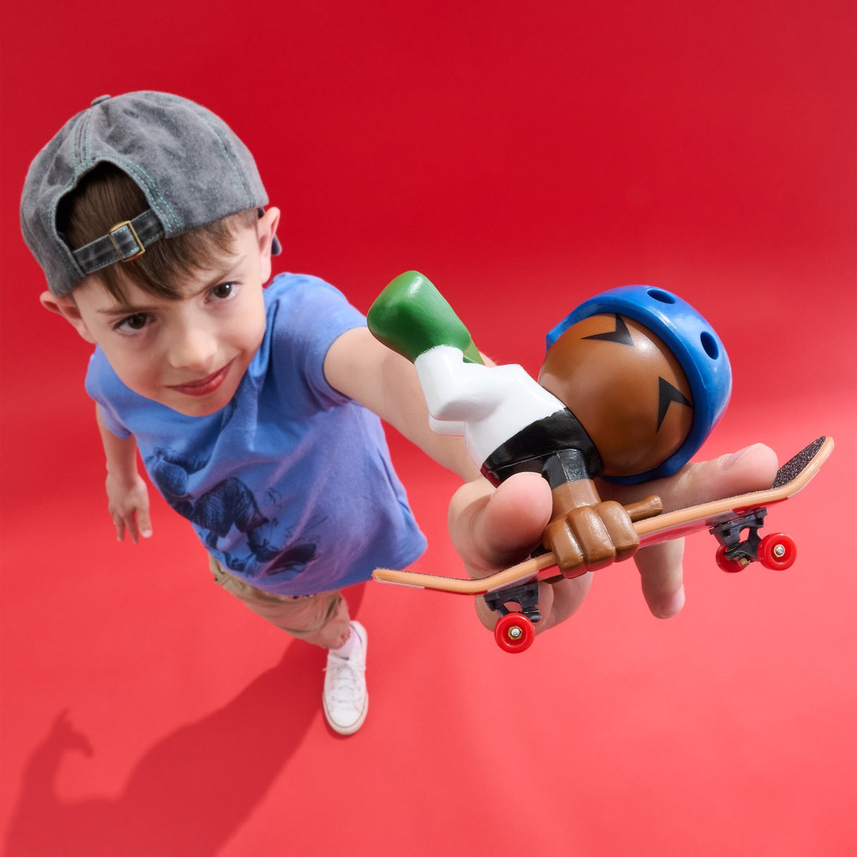 TECH DECH SK8 CREW PACHET 2 SETURI PLACA SI FIGURINA 9.6CM SAPCA NEAGRA SI CASCA ALBASTRA