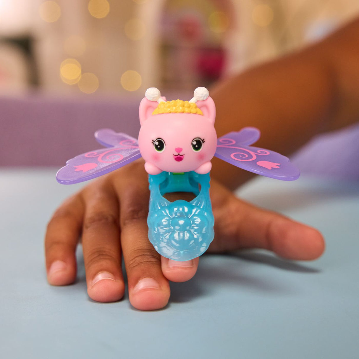 GABBYS DOLLHOUSE FAIRYLANDIA INEL DE ZANA CU FIGURINA KITTY FAIRY