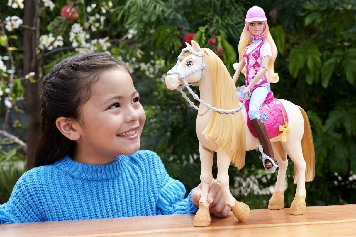BARBIE MYSTERIES BARBIE SI CURSA DE CAI
