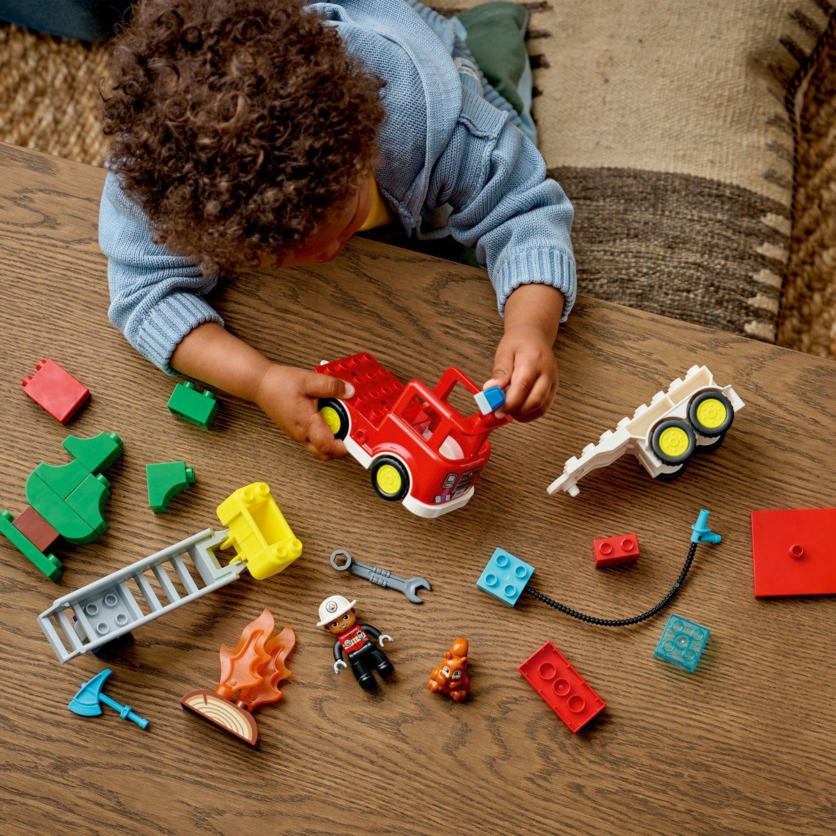 LEGO DUPLO CAMION DE POMPIERI CU FURTUN SI POMPIER 10473