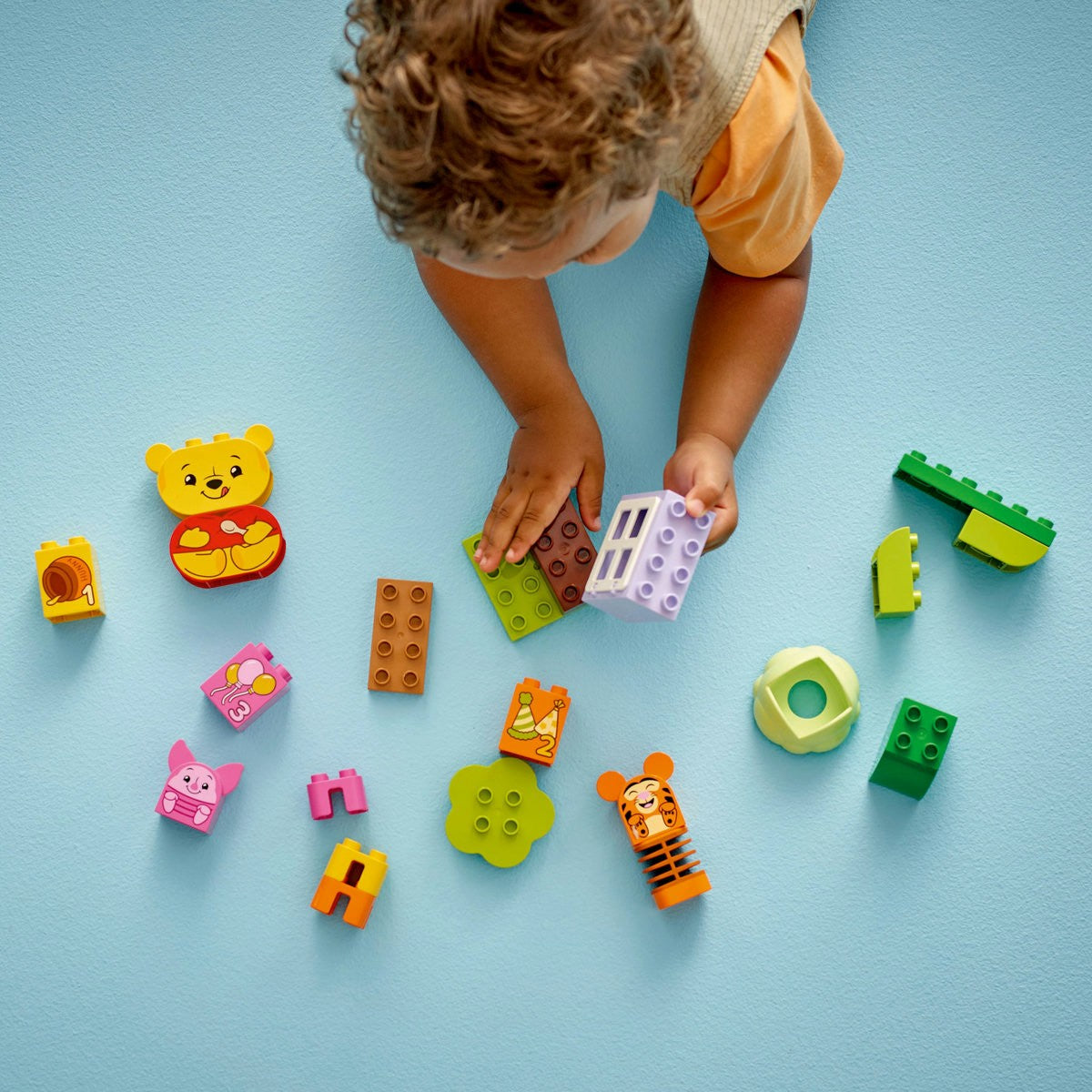 LEGO DUPLO PETRECEREA DE ZIUA DE NASTERE A LUI WINNIE DE PLUS 10457