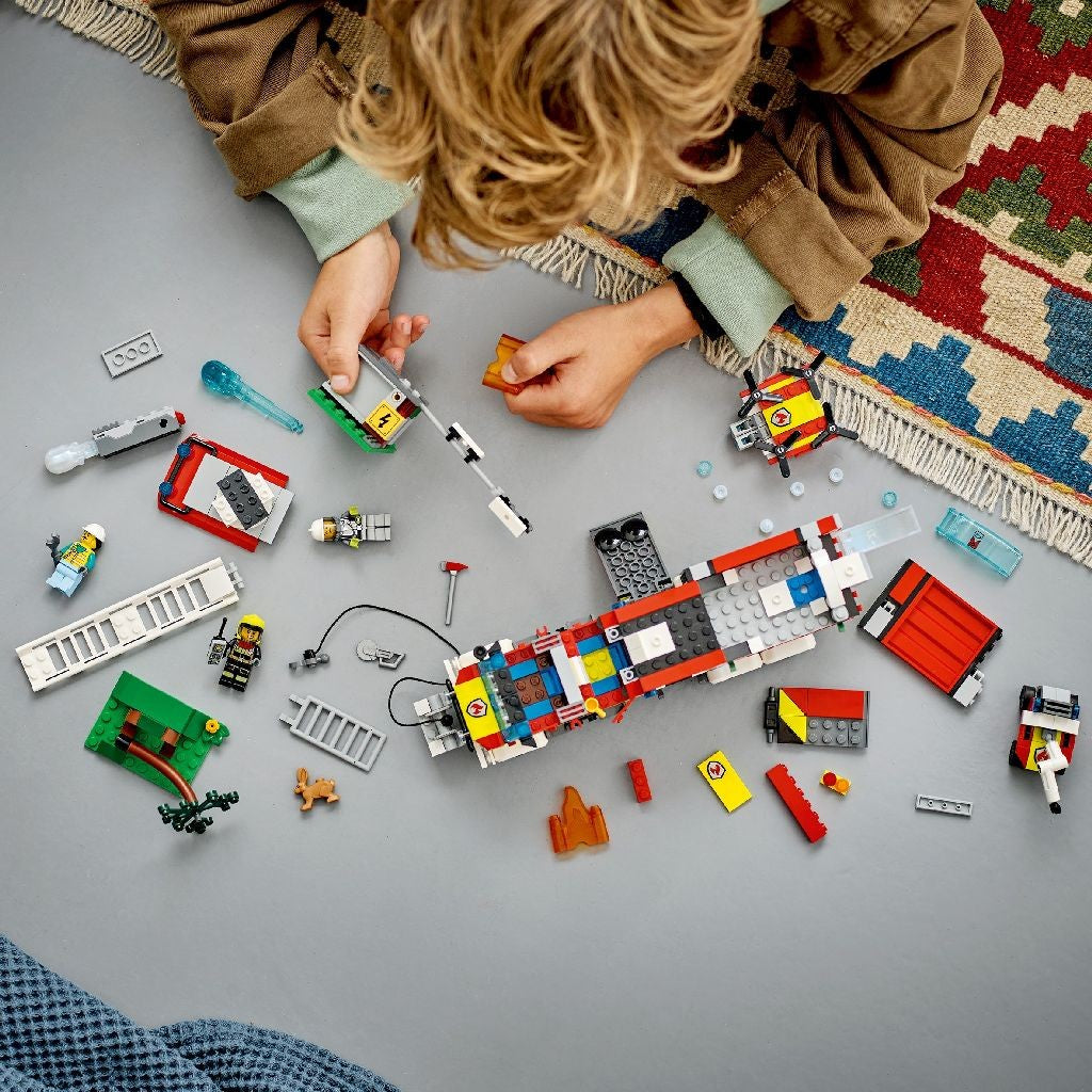 LEGO CITY MASINA UNITATII DE POMPIERI 60374