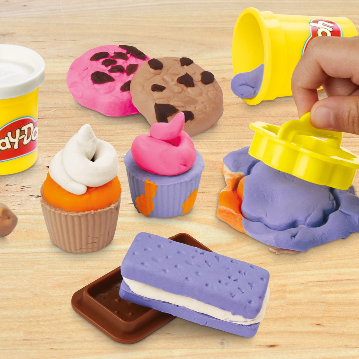PLAY DOH SET DE GATIT PRAJITURI