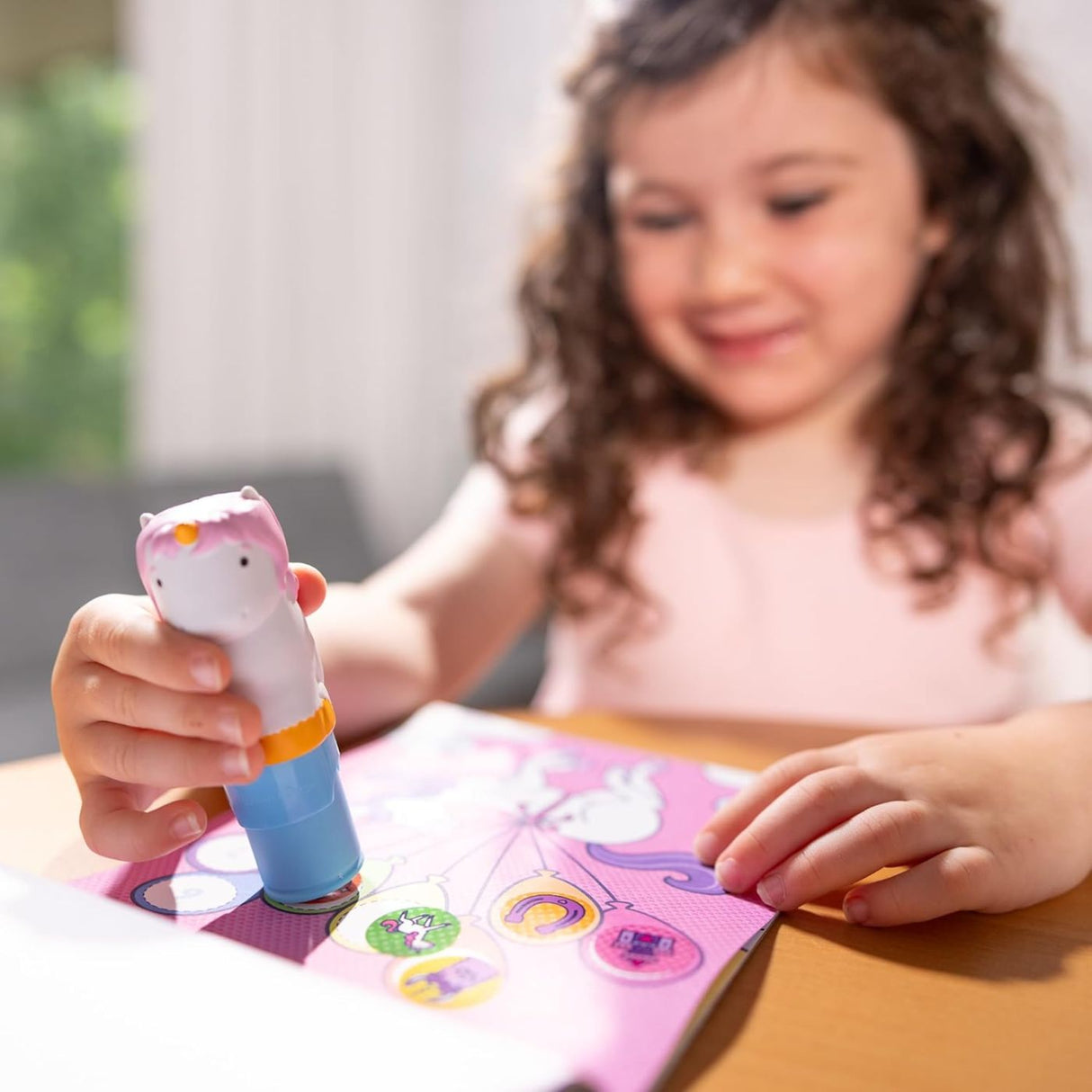 MELISSA AND DOUG STICKER WOW SET DE JOACA AUTOCOLANTE SI STAMPILA UNICORN