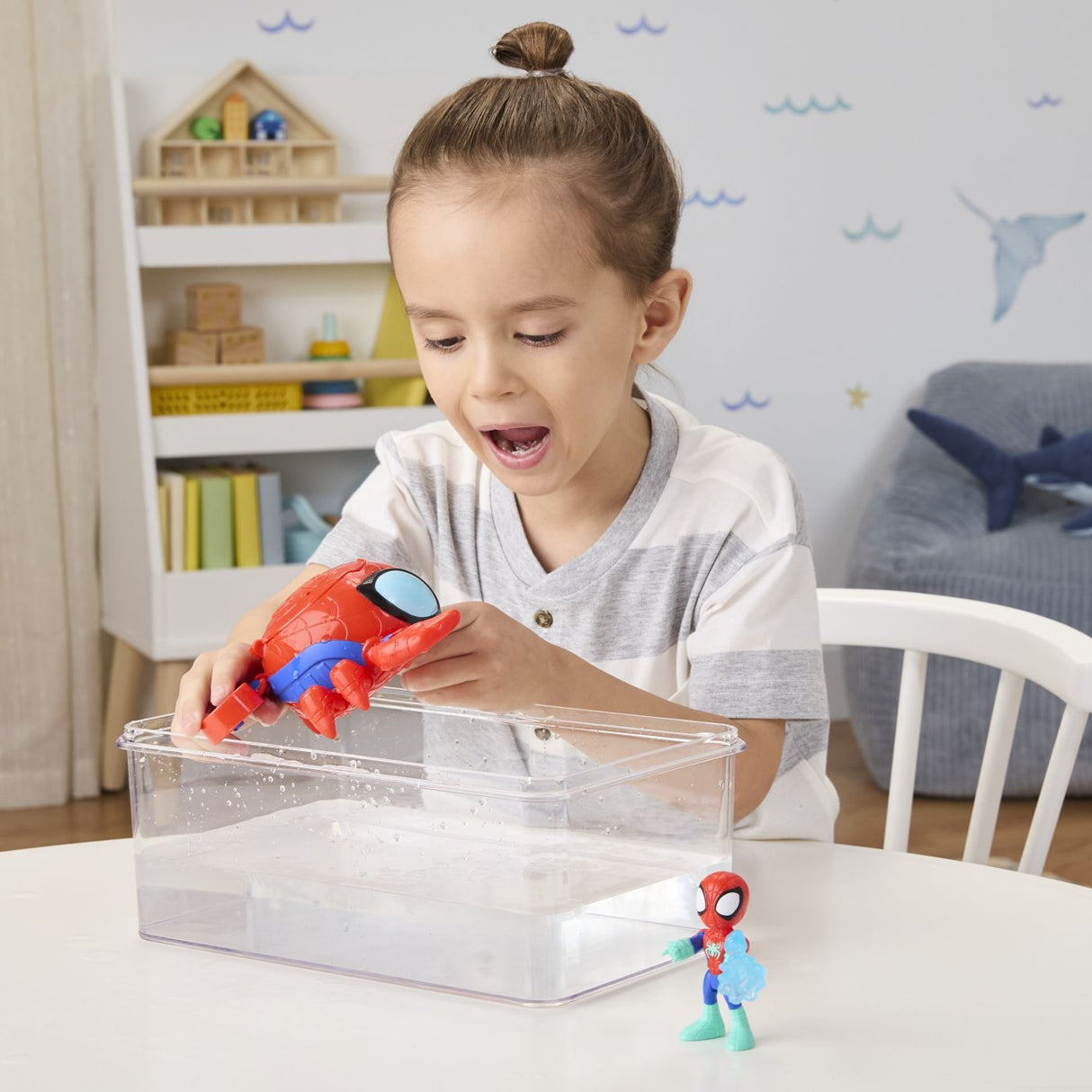 SPIDEY SI PRIETENII LUI UIMITORI MARVEL SET FIGURINA 7.6CM SI SUBMARINUL CRAB PAIANJEN