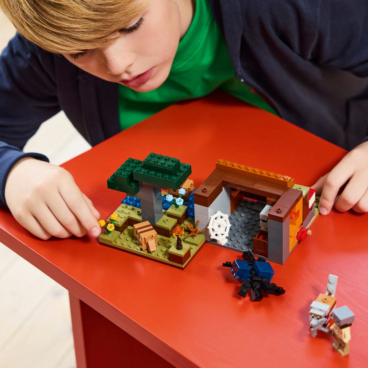 LEGO MINECRAFT EXPEDITIA DE MINERIT CU TATU 21269