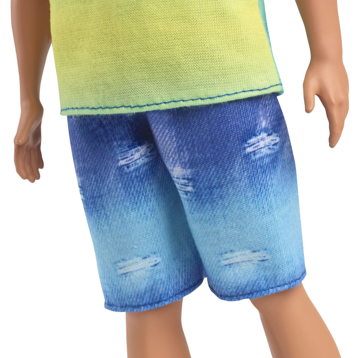 BARBIE PAPUSA BAIAT FASHIONISTAS BRUNET CU MAIOU OMBRE SI PANTALONI SCURTI DE BLUGI