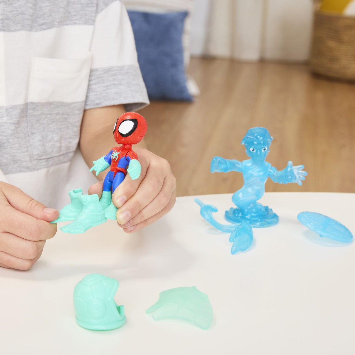 SPIDEY SI PRIETENII LUI UIMITORI MARVEL WATER WEBS SET 2 FIGURINE SPIDEY SI HYDRO MAN CU ACCESORII
