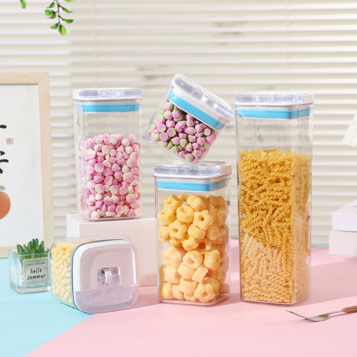 Cutii de Depozitare Alimente, Vivimall, Set din 5 Cutii de tip Container, 1x0.5 l, 2x0.8 l, 1x1.2 l, 1x1.9 l, Recipiente pentru Cereale in Bucatarie, Transparente cu Capac Albastru-Alb - vivimall.ro