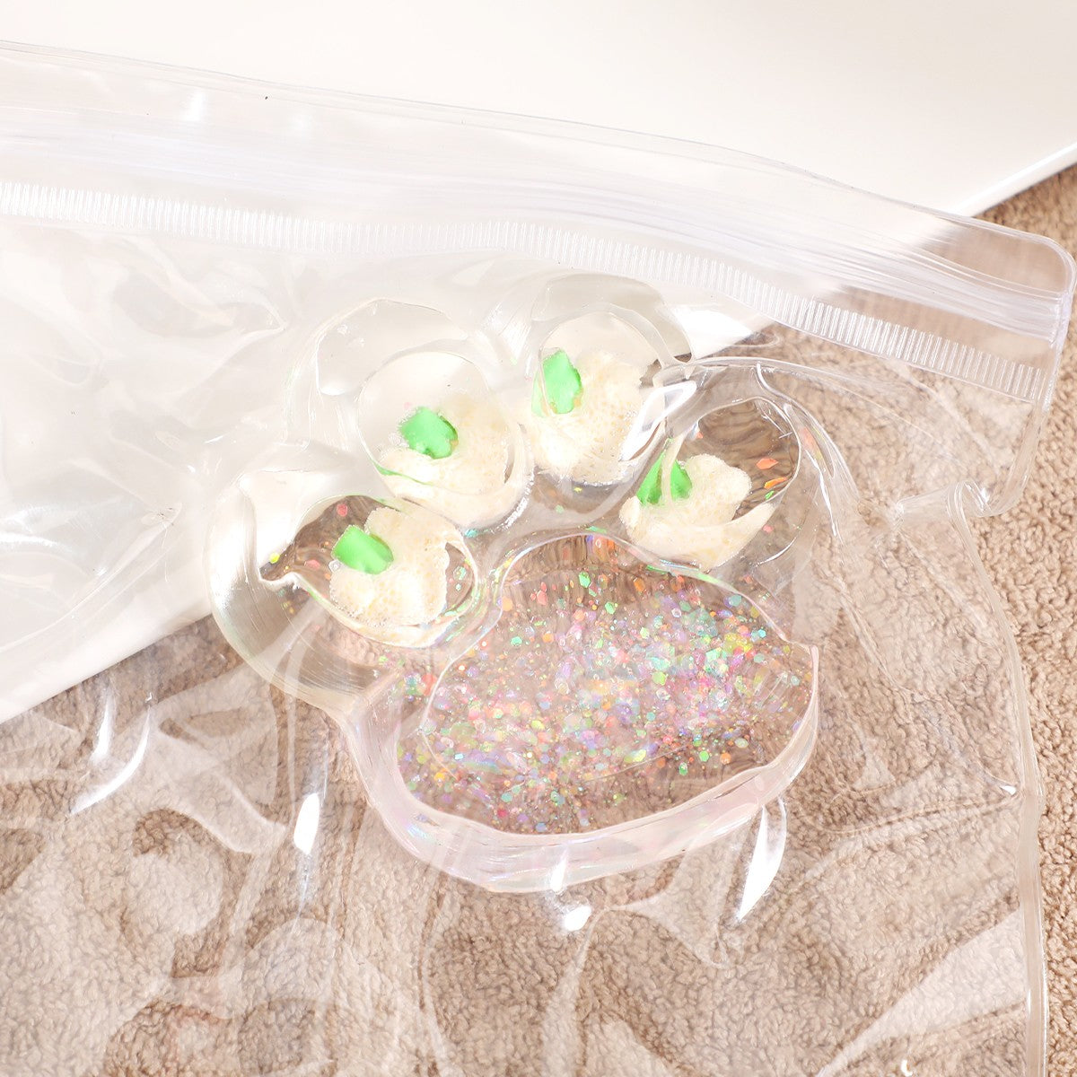 Jucarie Antistres Squishy, Vivimall, cu Revenire Lenta, Model Cat Paw, Squeeze Pinch Family, 6.5 x 7 cm, din Tpr, 4-6 Ani, Model 3 Legume, Transparent - vivimall.ro