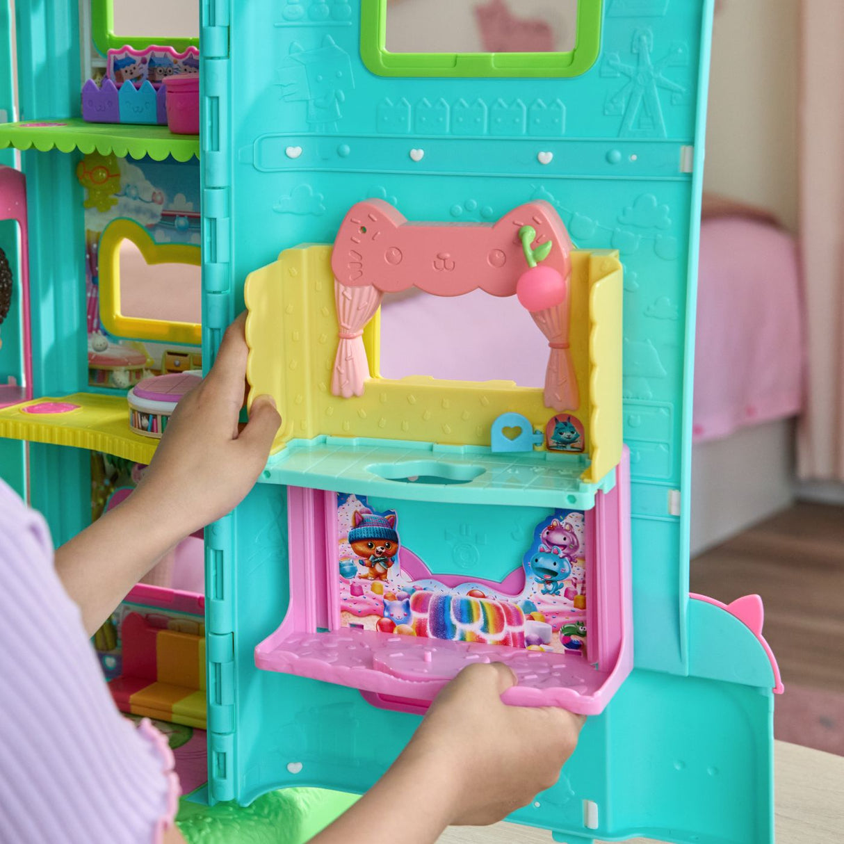 GABBYS DOLLHOUSE FILMUL BUCATARIA MAGICA A LUI CAKEYS CU FIGURINE SI ACCESORII