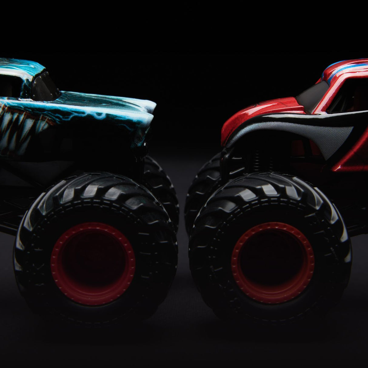 MONSTER JAM SET 2 MASINUTE METALICE VENOM VS THE AMAZING SPIDERMAN SCARA 1 LA 65