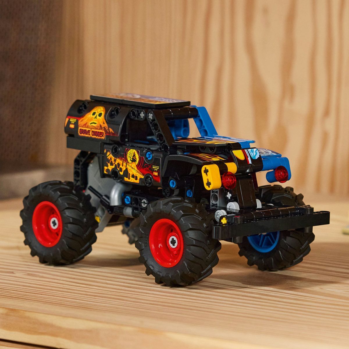 LEGO TECHNIC MONSTER JAM GRAVE DIGGER FOC SI GHEATA 42219
