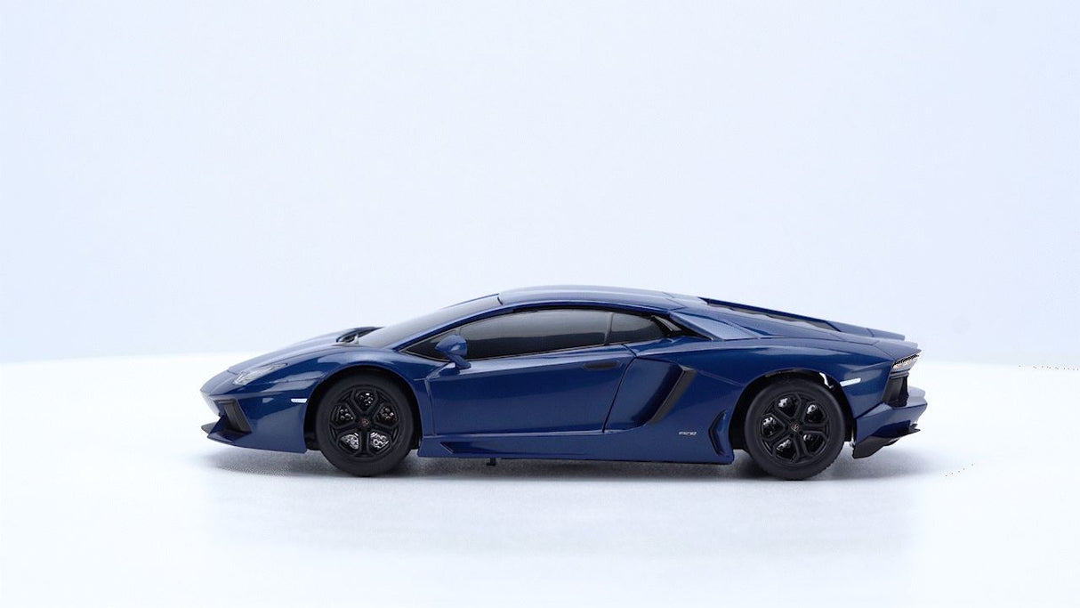 MAISTO MASINUTA CU TELECOMANDA 2.4GHz LAMBORGHINI AVENTADOR COUPE SCARA 1 LA 24