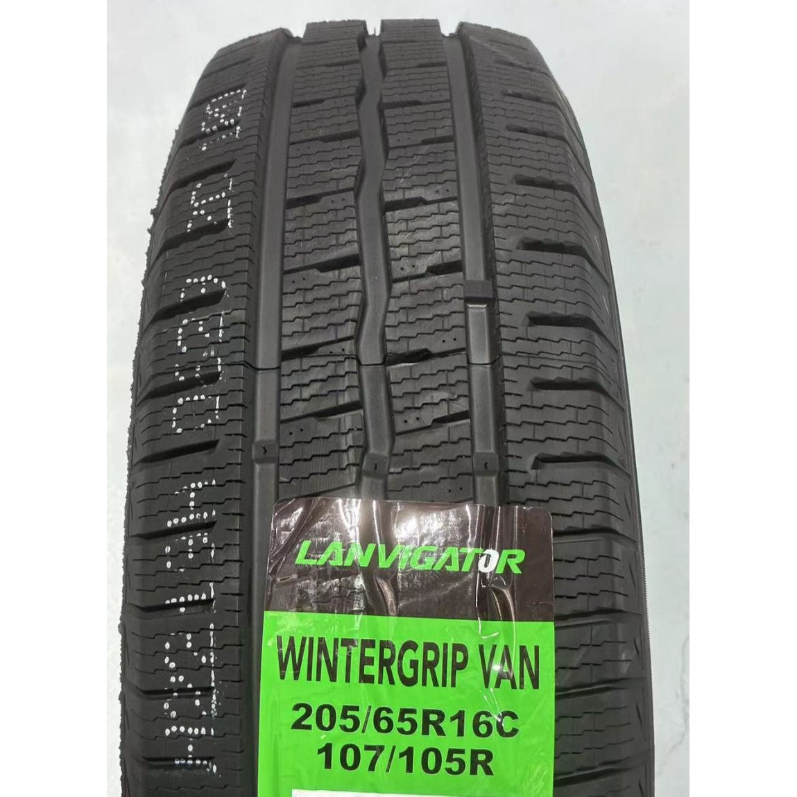 Anvelopa Iarna VAN LANVIGATOR 205/65R16C 107/105 R, Aderenta Sporita pe Zapada si Umed, Confort si Durabilitate - vivimall.ro