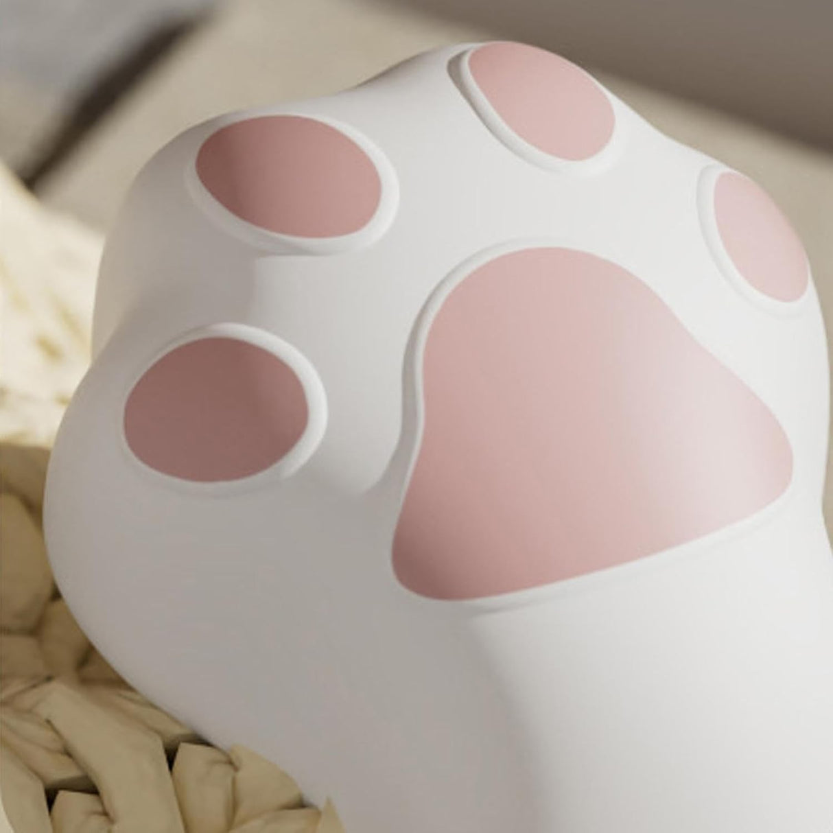 Aparat pentru Curatat Scame, Par Si Praf, Vivimall, Pentru Diferite Tipuri De Material, Incarcare USB Type-C, Model Labuta de Pisica, 14x7x7.5 cm, Alb-Roz - vivimall.ro