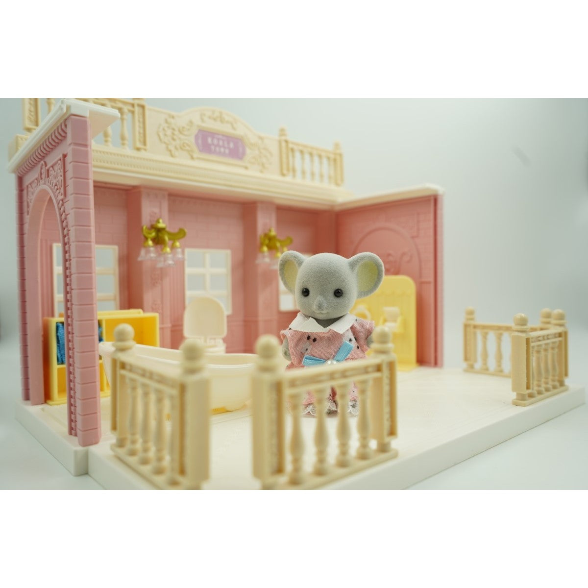 Baie pentru papusi cu mobilier si figurina - vivimall.ro