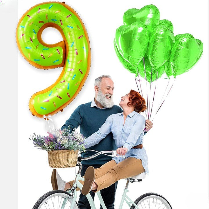 Balon din Folie Metalizata Vivimall, Figurina Cifra, Imprimeu Gogosi, Tema Aniversare 100 cm, Ambalaj Individual, Pai inclus, Umflare cu Aer sau Heliu, Multicolor, Cifra 9 - vivimall.ro