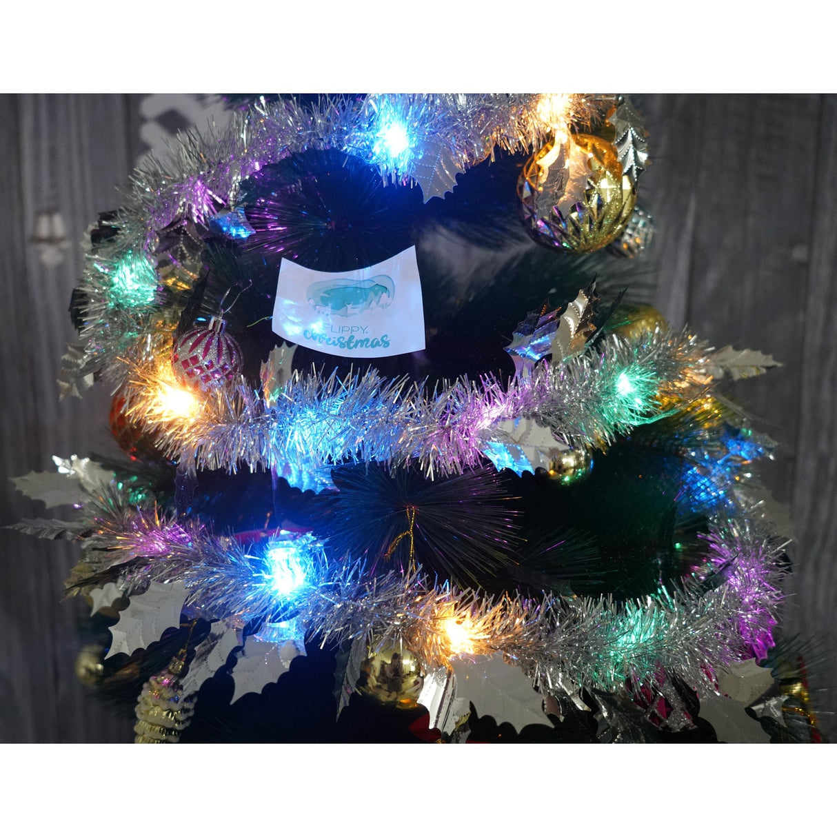 Beteala Craciun cu LED, Argintie, model cu frunze, 2 m x 6 cm, PVC, Sir, Artificiala, Vivimall - vivimall.ro