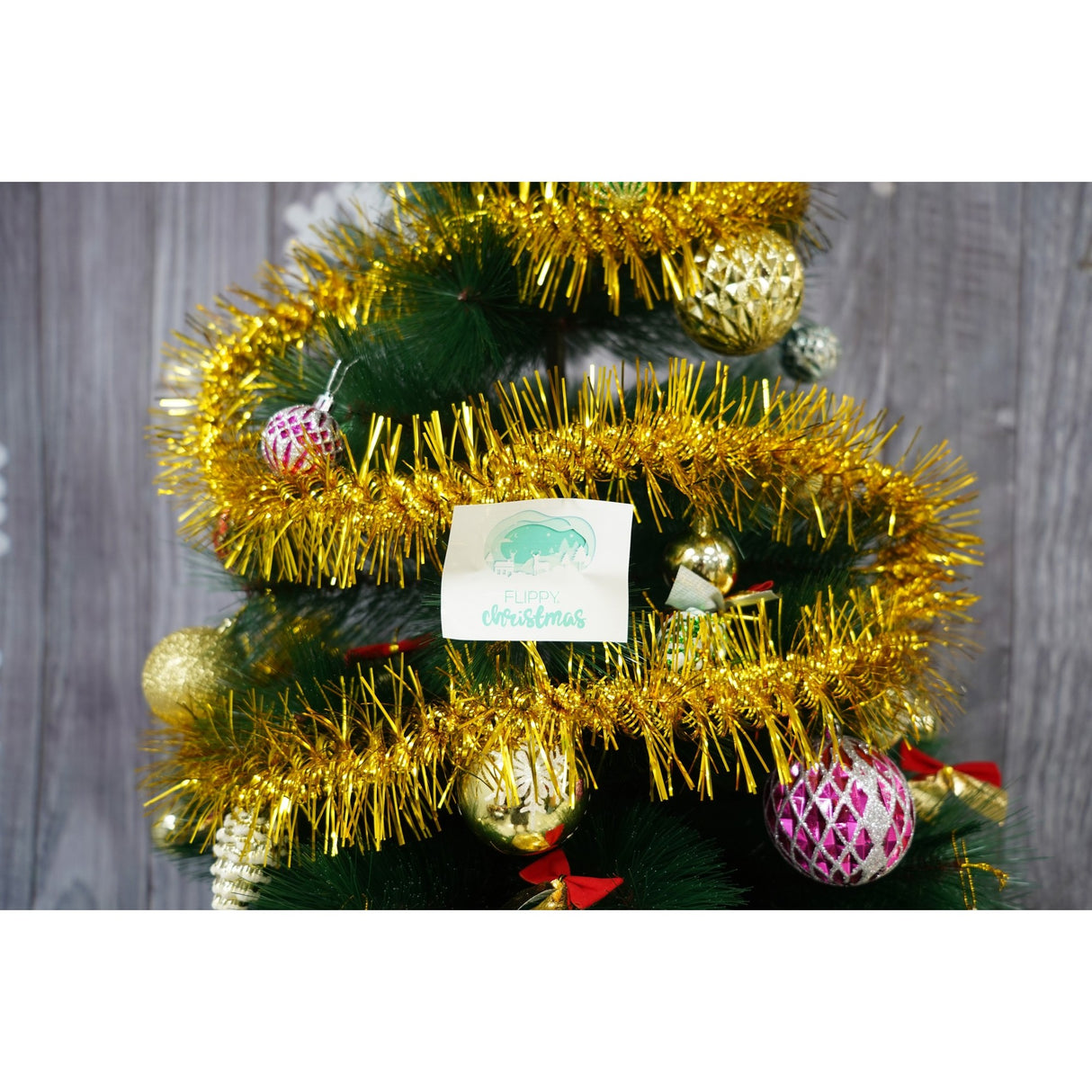 Beteala Craciun, Vivimall, aur, marimea: 2 m x 8 cm material:folie PVC, interior/exterior - vivimall.ro