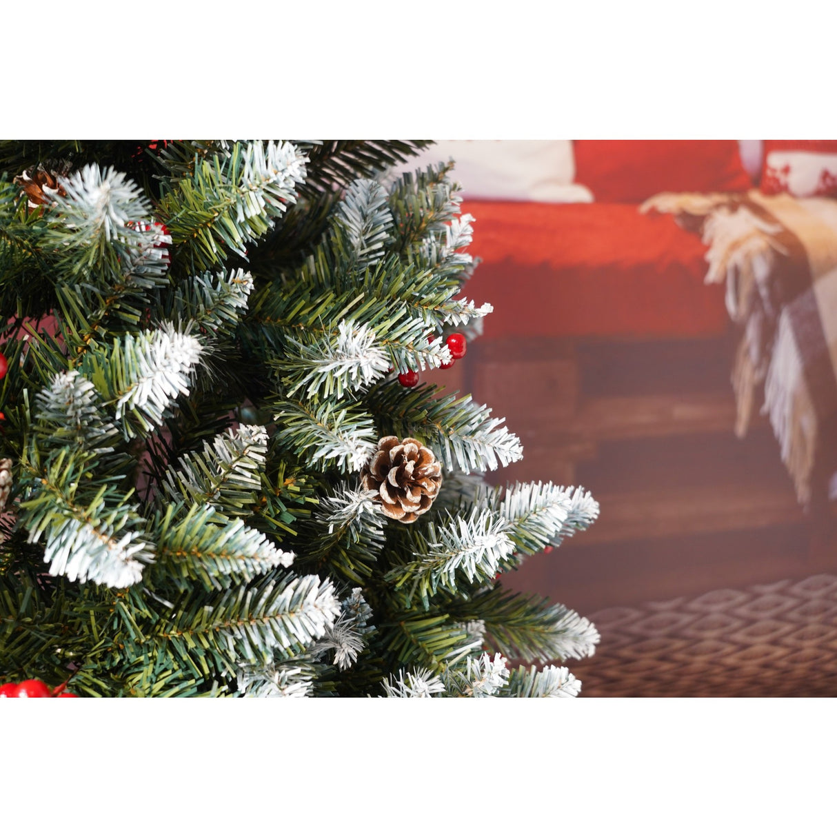 Brad Artificial de Craciun, Vivimall, Sectionat pentru Perete/ Colt, 1.50 m inaltime, Verde, Decorat, Diametru Inferior 83 cm, Interior/ Exterior - vivimall.ro