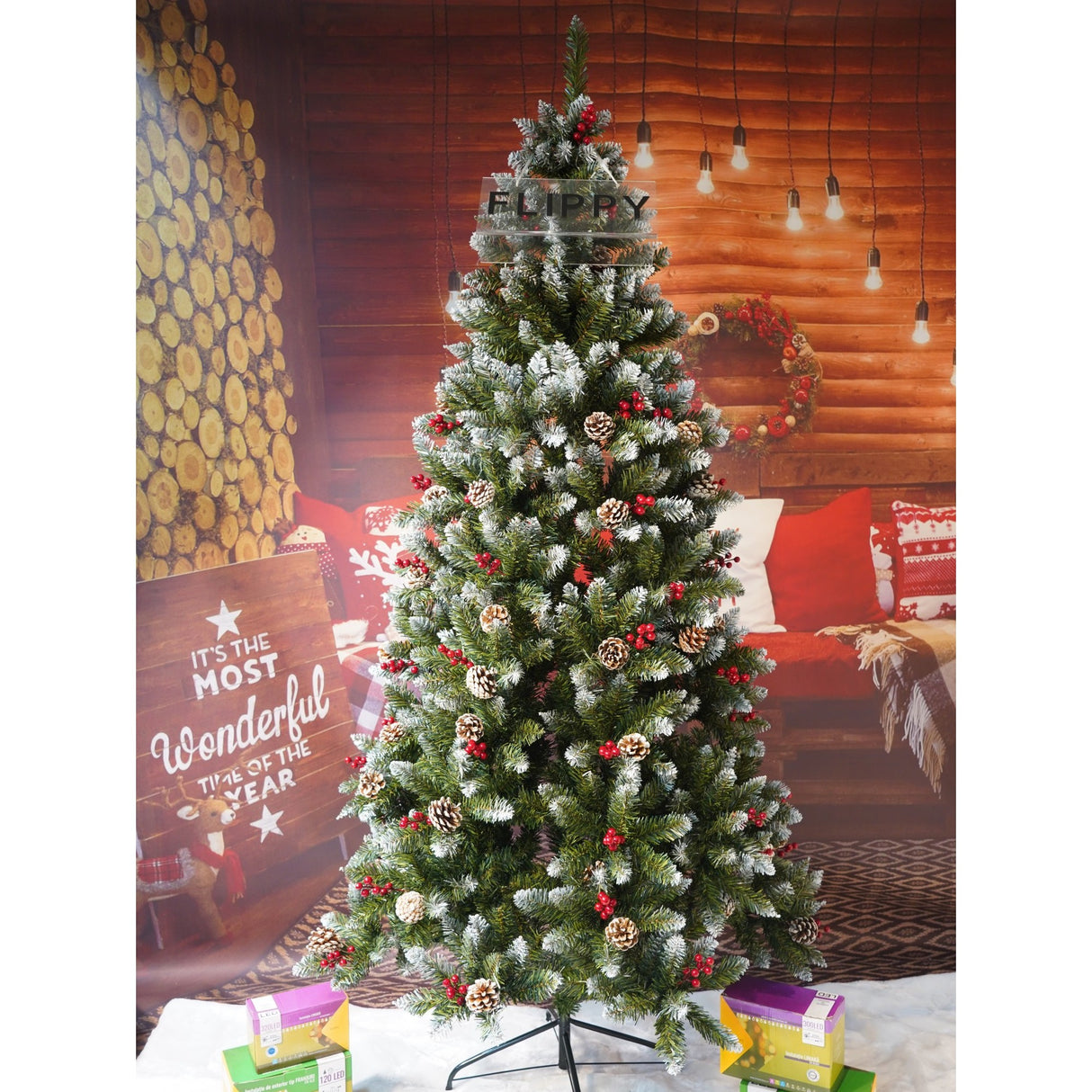 Brad Artificial de Craciun, Vivimall, Sectionat pentru Perete/ Colt, 2.10 m inaltime, Verde, Decorat, Diametru Inferior 106 cm, Interior/ Exterior - vivimall.ro