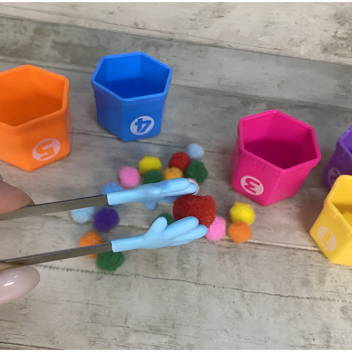 Cleste Creativ pentru Mancare, Vivimall, Model Manute din Silicon, 14.5x3 cm, Rezistent la Temperaturi Inalte si Coroziune, Albastru - vivimall.ro