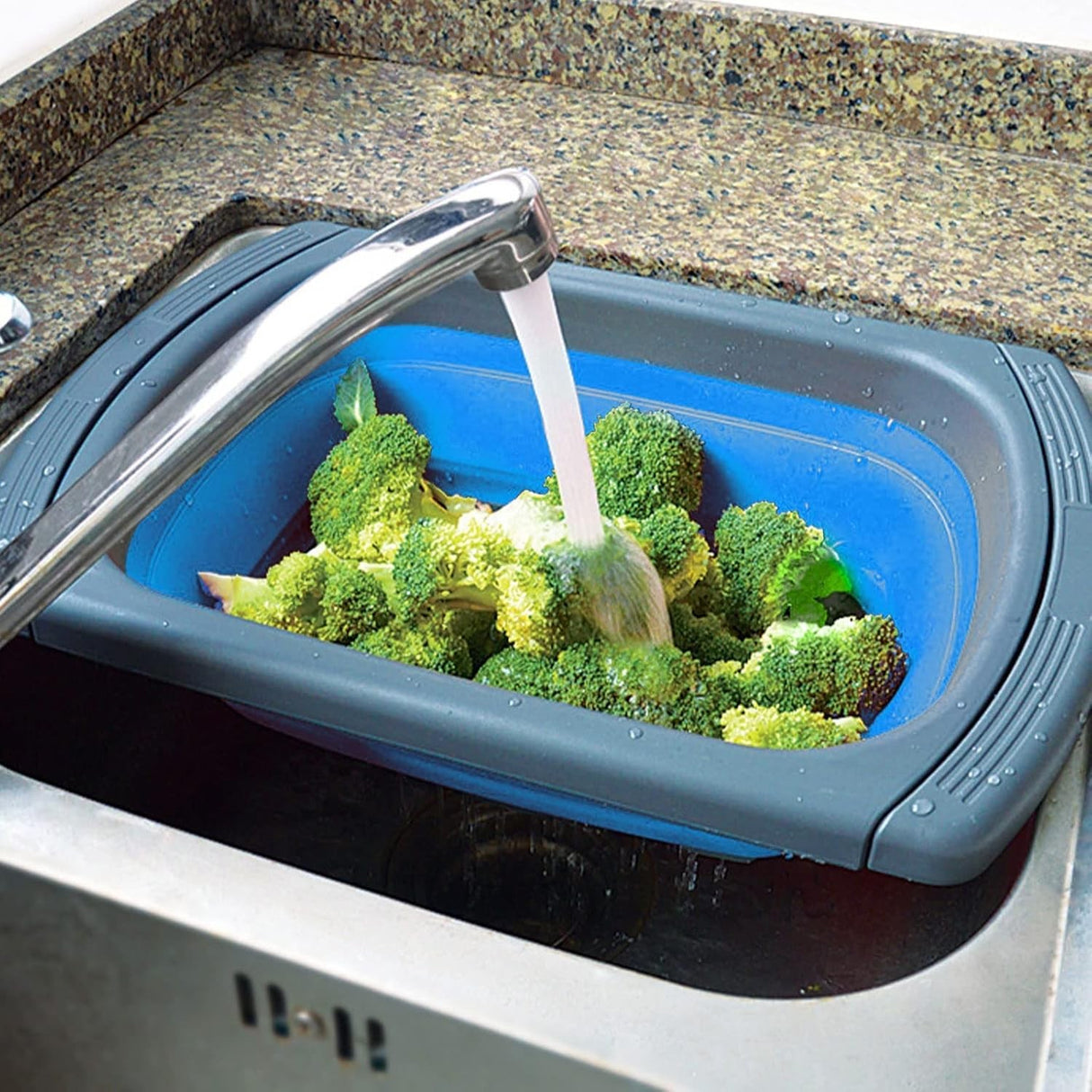 Cos de Scurgere Retractabil pentru Chiuveta, Vivimall, cu Filtru, pentru Fructe si Legume, de Uz Casnic, 39x12 cm, Design Extensibil pana la 61 cm, cu Manere de Prindere, Albastru - vivimall.ro