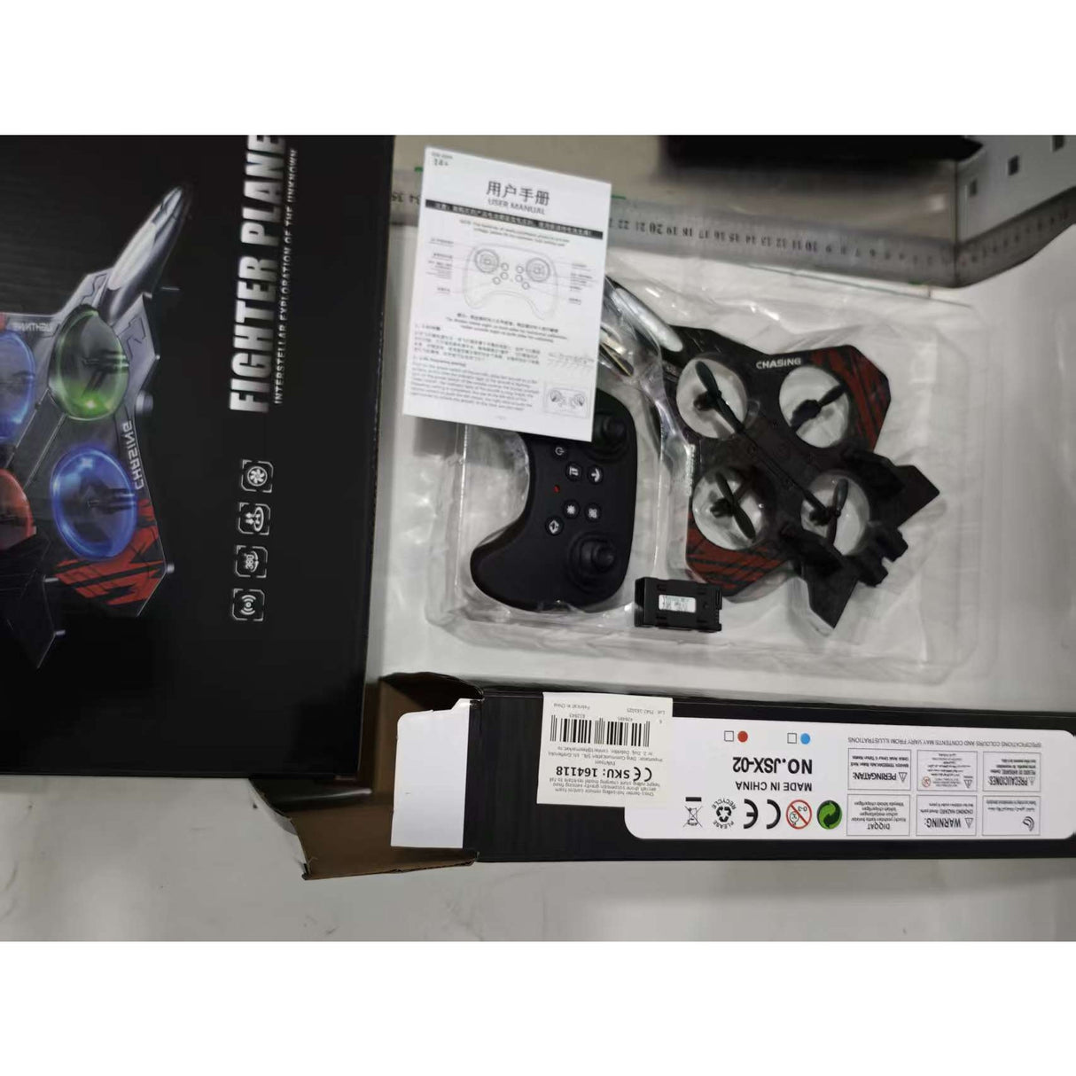 Jucarie Aeronava de Lupta, Vivimall, Rezistent, Incarcare USB, cu Telecomanda, Lumini, Negru-Rosu - vivimall.ro