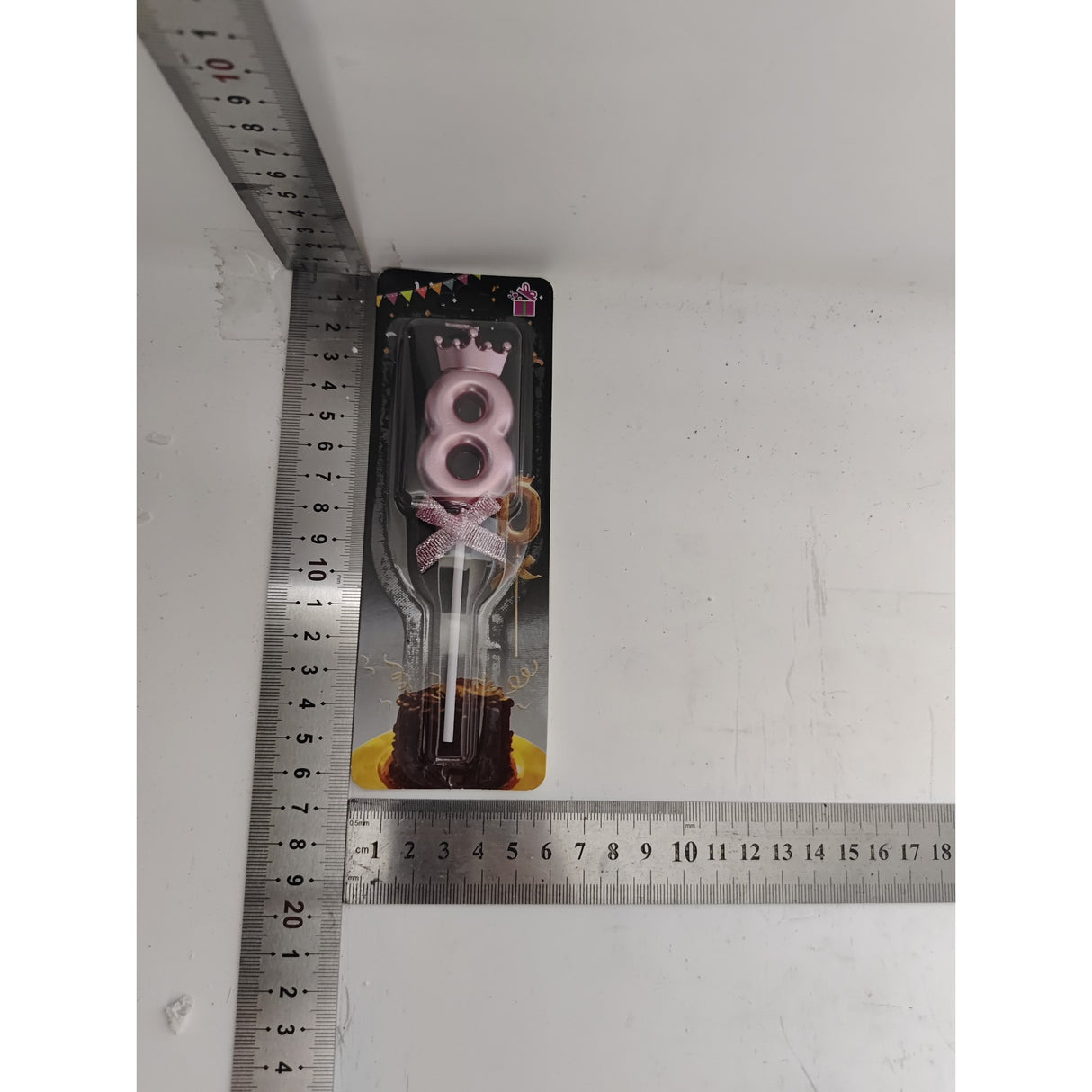 Lumanare Cifra 8, Vivimall, Model Coroana cu Fundita, Pentru Tort, 6 x 2.5 cm Mov - vivimall.ro