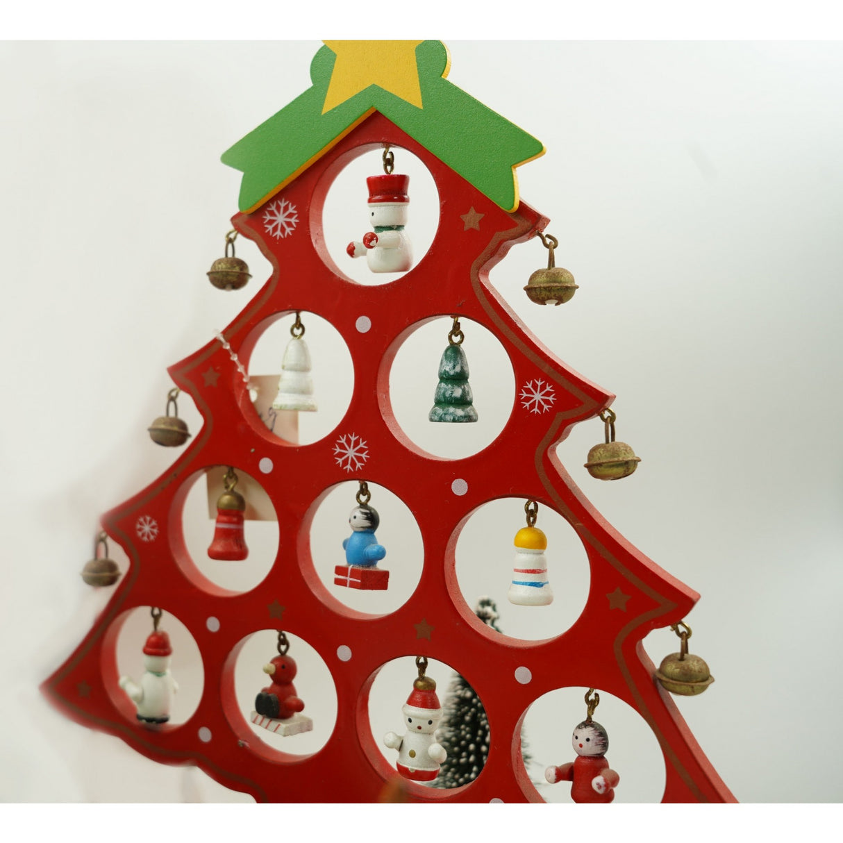 Decoratiune Craciun, Brad, Rosu, 10 cavitati cu ornamente, 20.5 cm x 28 cm, Lemn, Vivimall - vivimall.ro