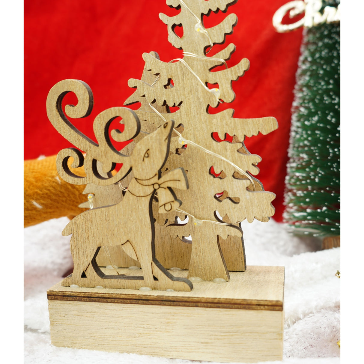 Decoratiune luminoasa, peisaj cu Cerb si Brad, maro, lungime: 11 cm, latime: 5 cm, inaltime: 19 cm, lemn, interior/exterior - vivimall.ro