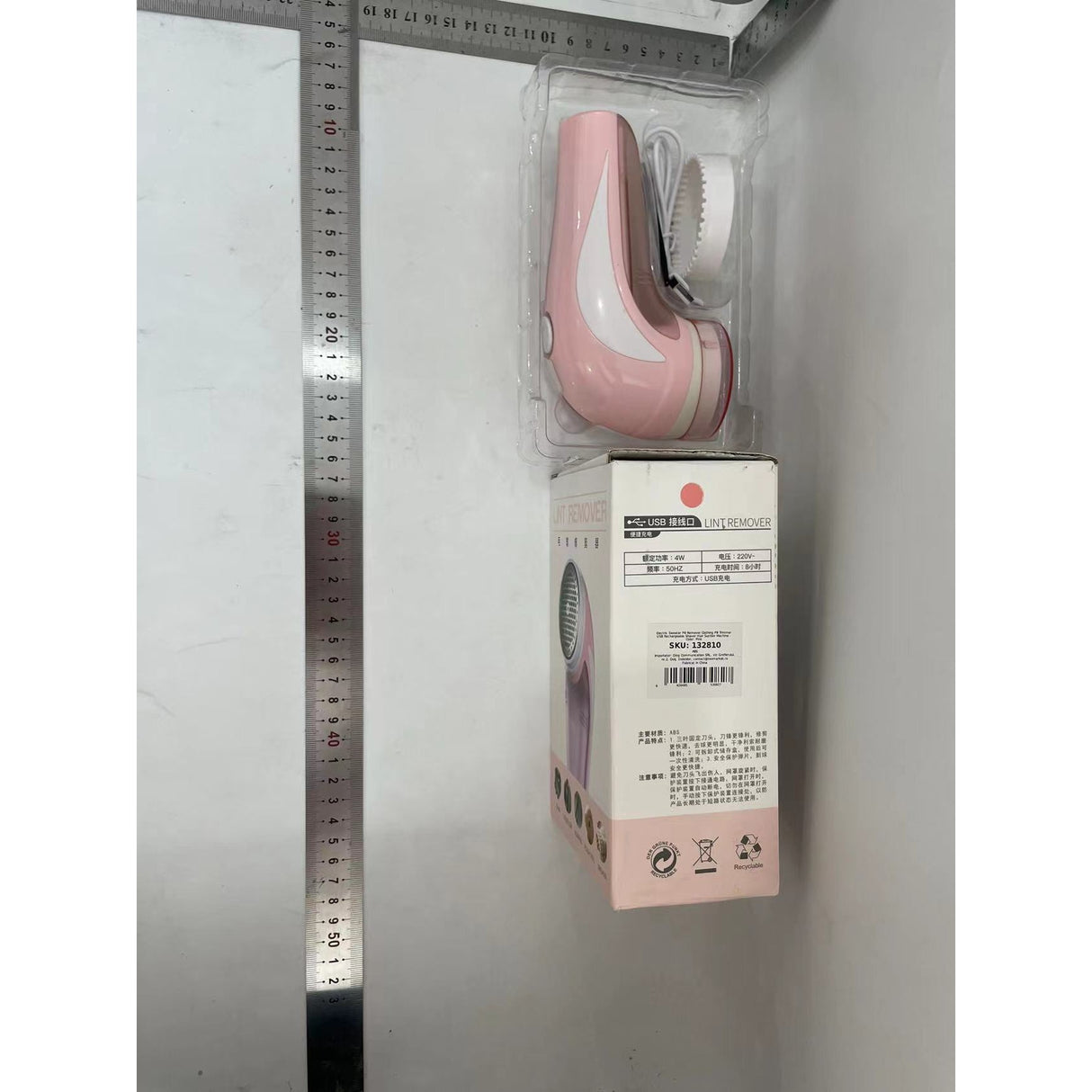 Aparat Pentru Curatat Scame, Par Si Praf, Vivimall, Pentru Diferite Tipuri De Material, Cu Lame Din Otel Inoxidabil, Incarcare Prin USB Type-C, Cu Perie De Curatare si Cablu USB Incluse, 13.5x9 cm, Roz - vivimall.ro