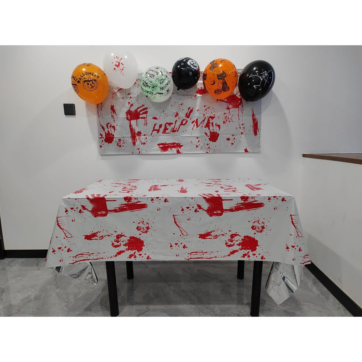 Fata de Masa, Vivimall, din Folie, Imprimeu Halloween - Help Me, 137 x 183 cm, Alb/Rosu - vivimall.ro