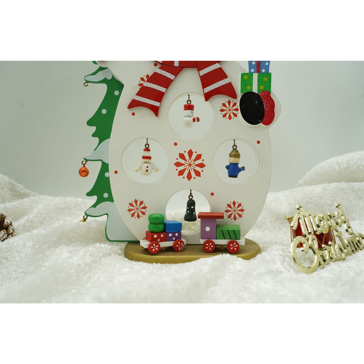 Figurina decorata de Craciun, Om de zapada, Alb, din Lemn, 18 cm x 24.5 cm, Interior, Vivimall - vivimall.ro