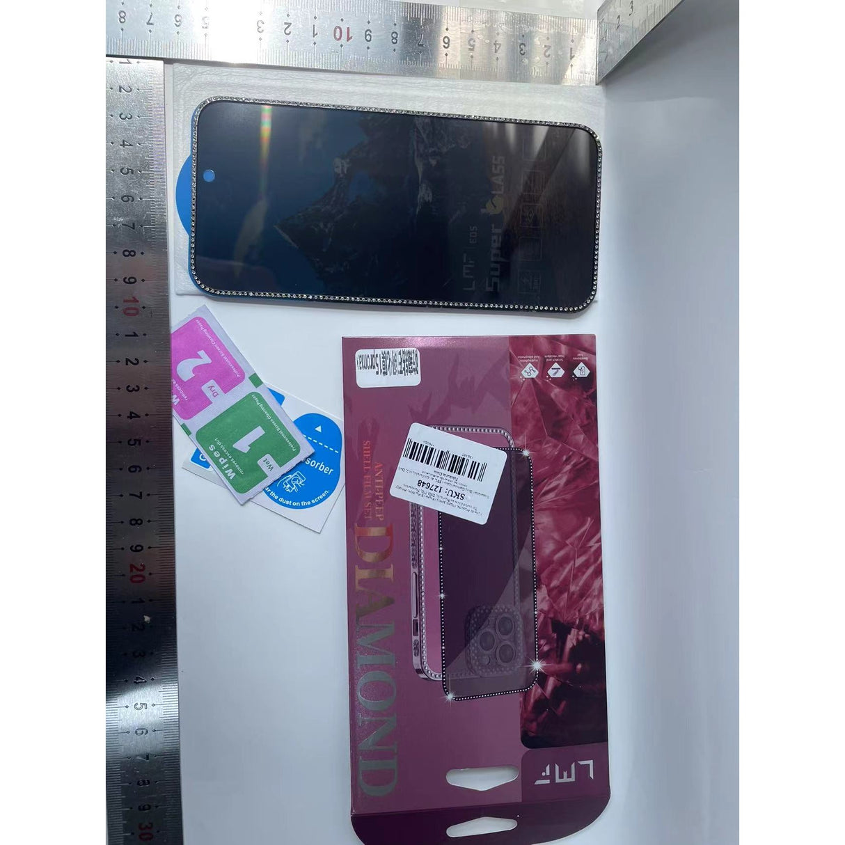 Compatibilitate folie tempered glass ESD cu iPhone 15 Pro Max, acoperire full screen precisă