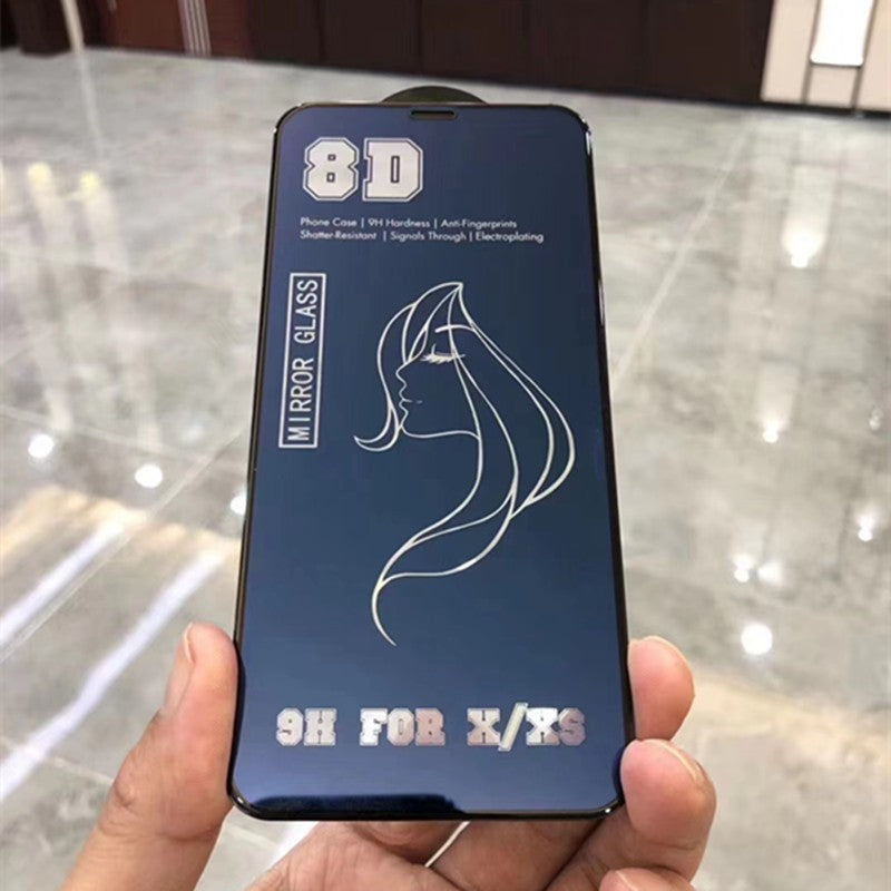 Folie iPhone 15 Mirror 8D albastru, detaliu tratament anti-amprentă și suprafață hidrofobă
