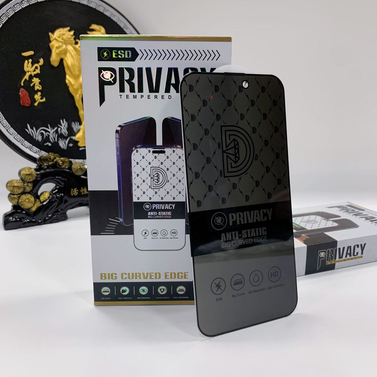 Folie Vivimall Privacy Diamond aplicată pe iPhone 15 Plus, vizibilitate HD 90 grade, unghi de confidențialitate 30 grade