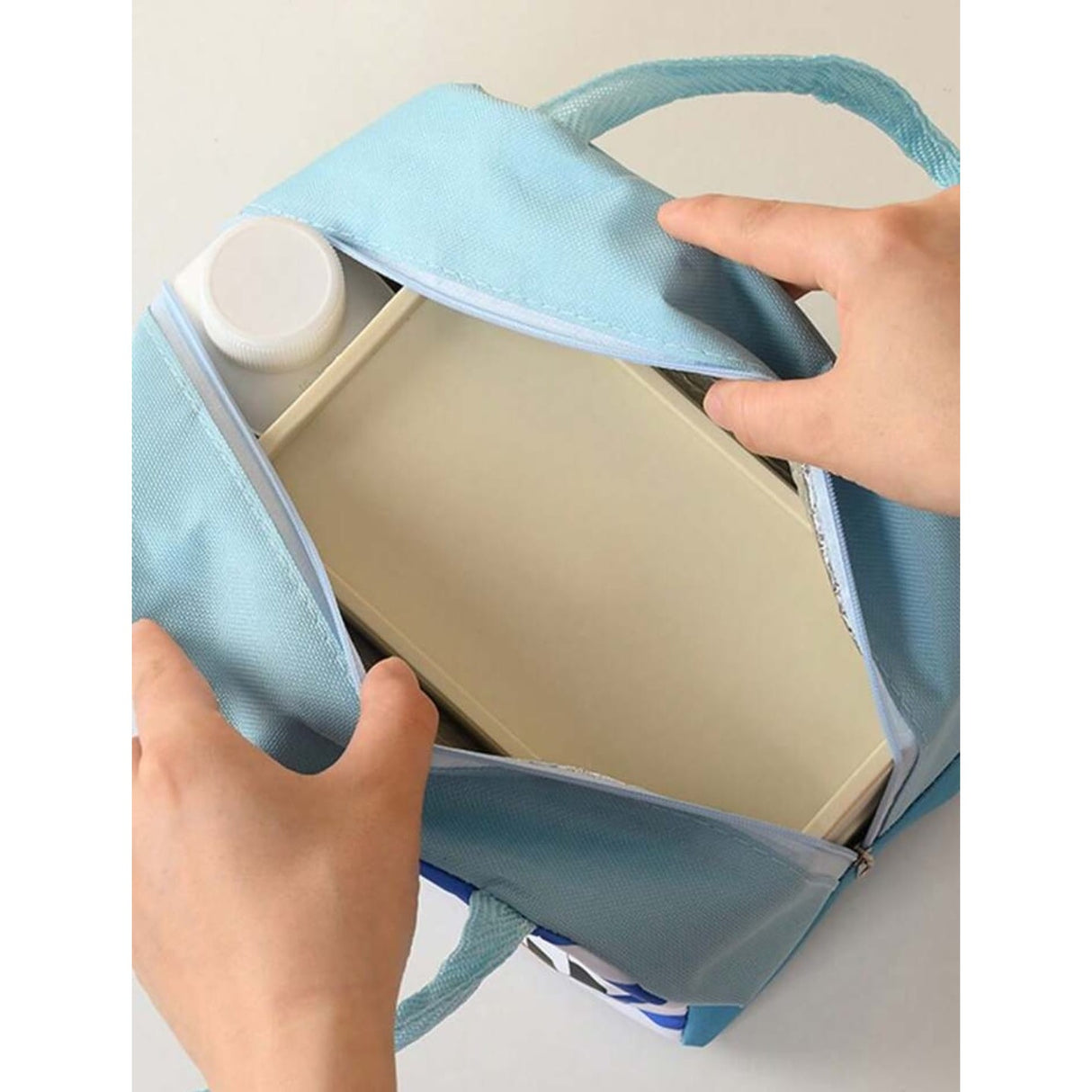 Geanta Termoizolanta Pentru Copii, 23X13X19 Cm, Model Imprimeu Catel, Din Folie De Aluminiu Si Panza Oxford, Albastru/Alb - vivimall.ro