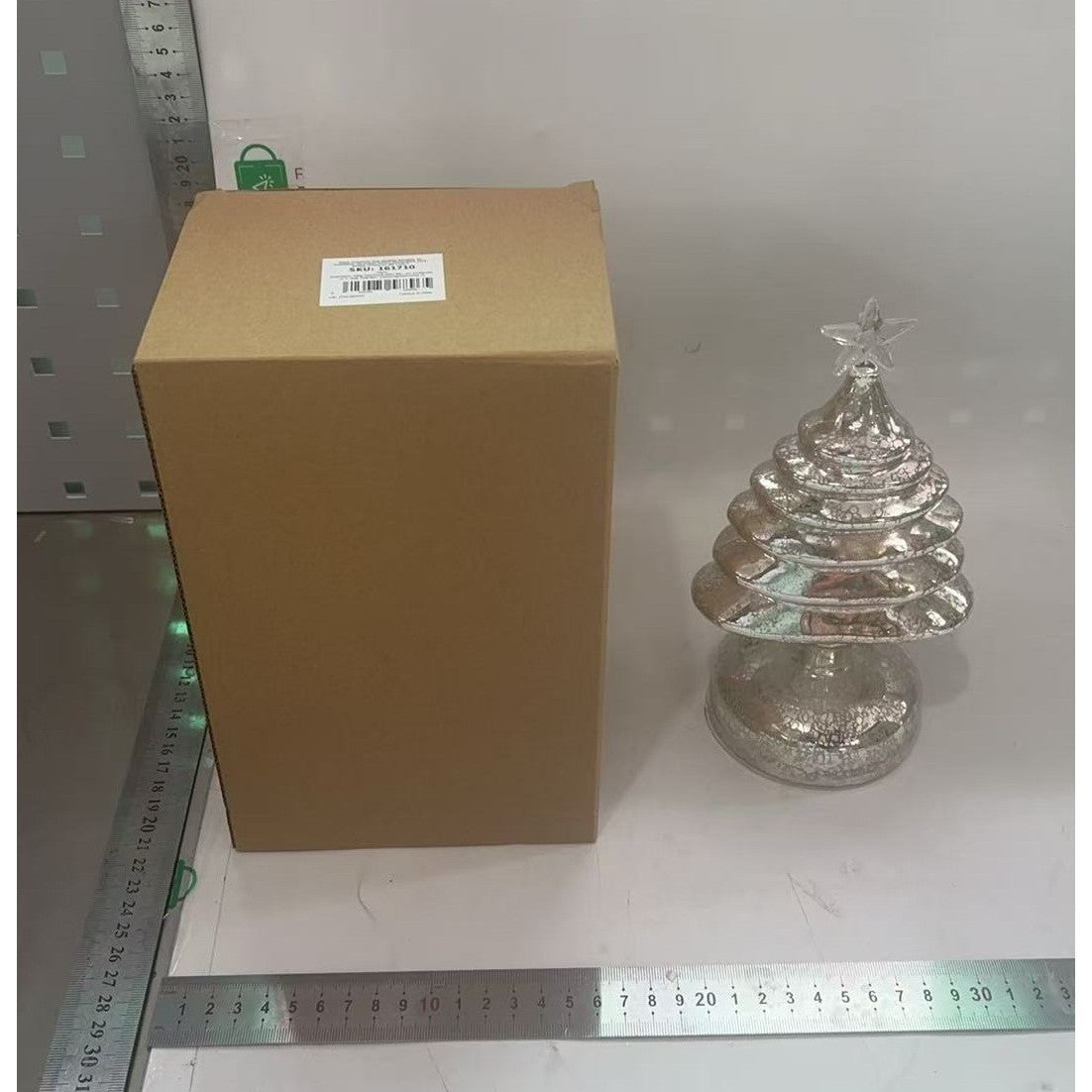 Decoratiune de Craciun, Flippy, Model Brad cu Stea, din Sticla, Lumini, Baterii 3 AA, 22 x 9 cm, Auriu - vivimall.ro