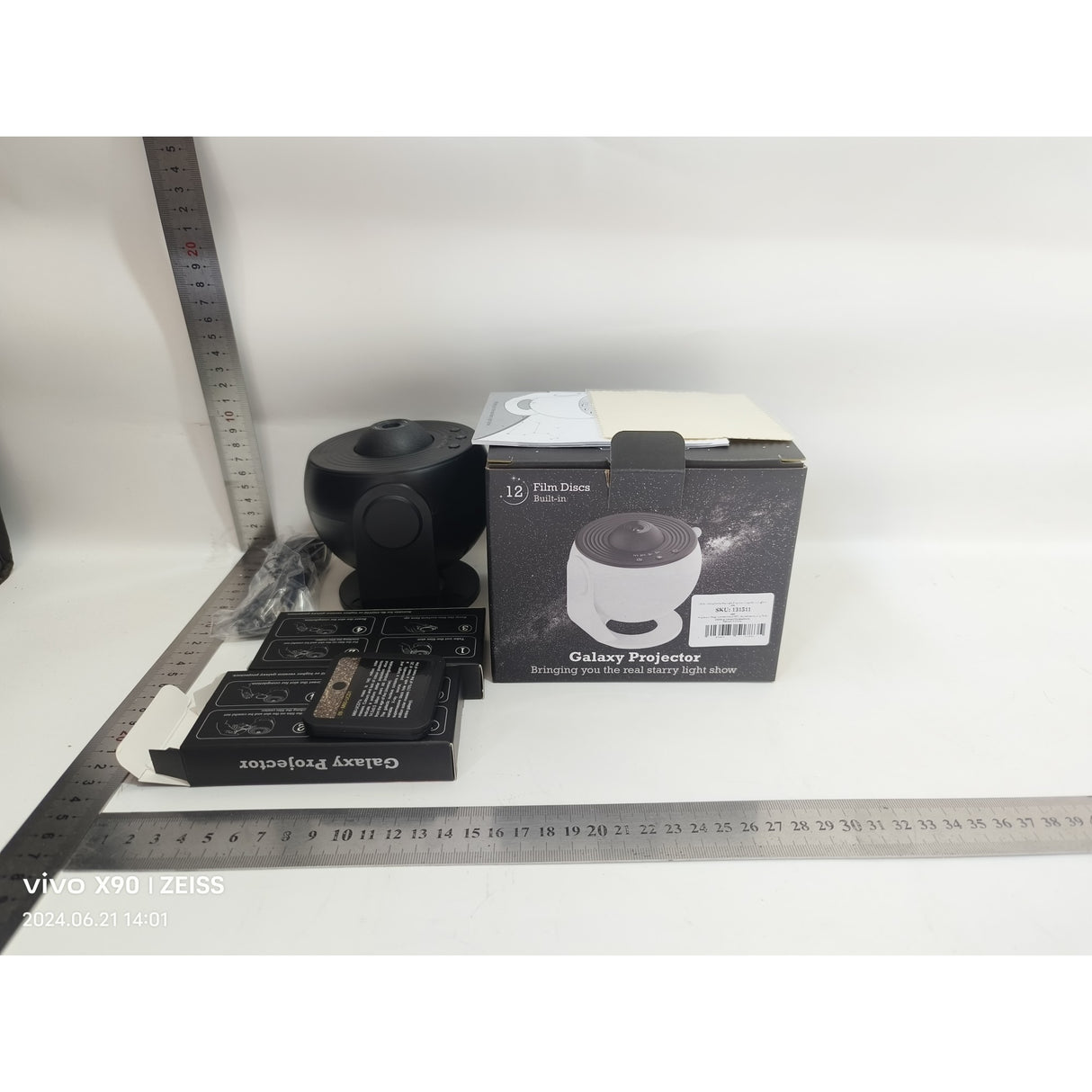 Lampa Tip Proiector Galaxie, Vivimall, pentru Dormitor, Tematica Cer Instelat, Model Glob, HD, Rotire 360 de Grade, 20 de Imagini, Incarcare USB, 10 W, 15x15 cm, Negru - vivimall.ro