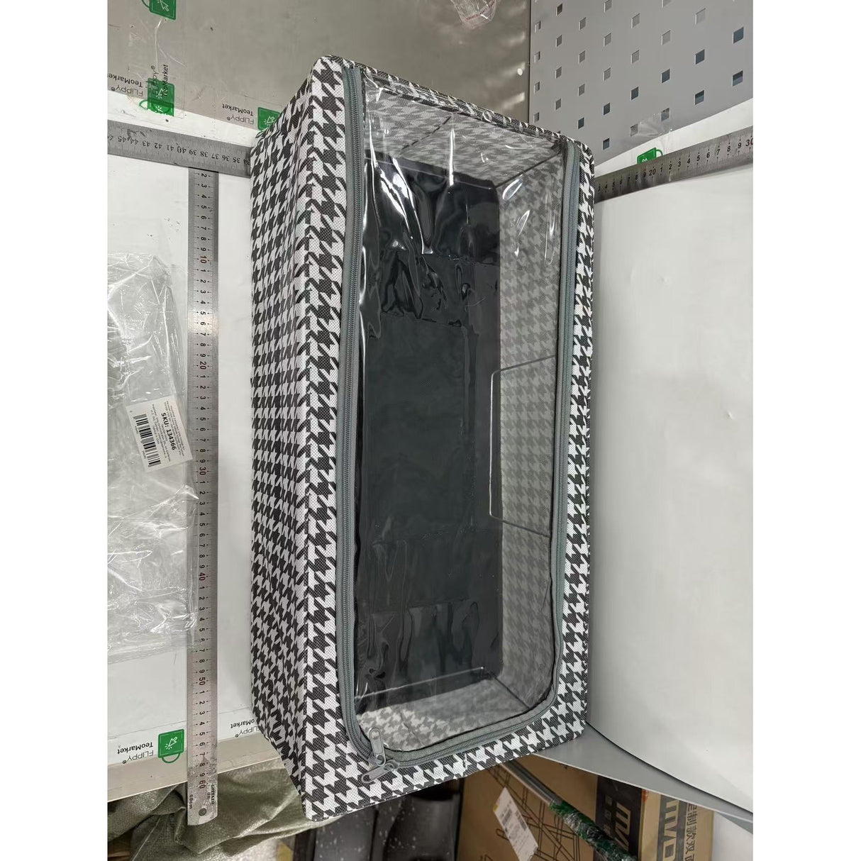 Cutie Depozitare cu Cadru Metalic, Vivimall, pentru Incaltaminte, Haine, Lingerie, Fermoar Calitativ, Fereastra Transparenta, Manere Laterale, 60 x 30 x 16 cm, Alb Negru - vivimall.ro