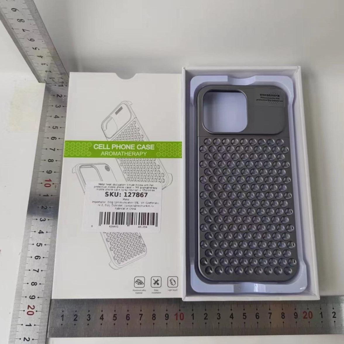 Husă metalică iPhone 15 Pro gri, conținut pachet complet cu ambalaj din carton