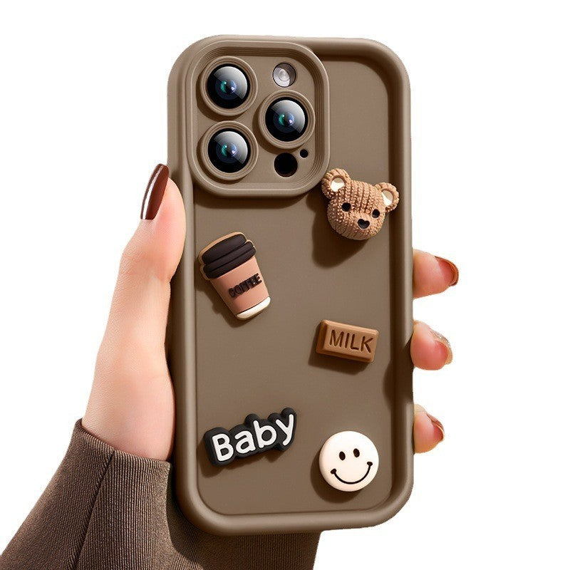 Husă iPhone 15 Pro Max model Ursuleți 3D maro, vedere frontală, silicon antisoc cu protecție cameră