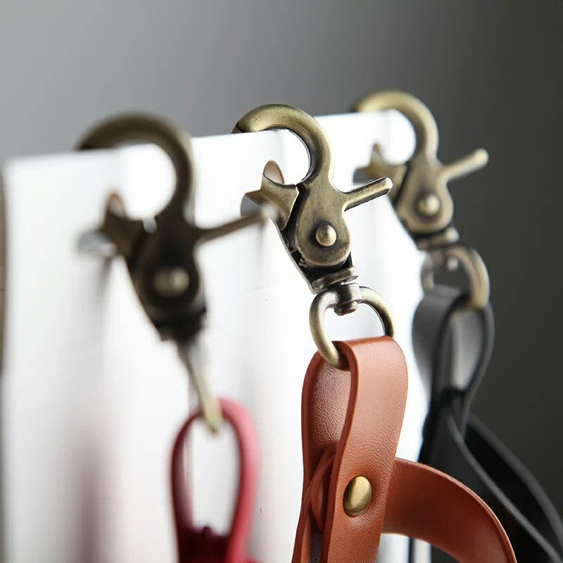 Husa pentru Kendama, Vivimall, Husa de Depozitare pentru Kendama, din Piele Ecologica, Catarama cu Agatare pentru Transportare, Model Breloc 8, 12 x 6 cm, Maro deschis - vivimall.ro