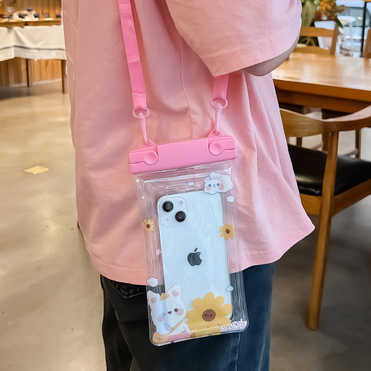 Husa subacvatica Fruity Waterproof Flippy, Snowproof, Universala, Impermeabila, cu Snur, pentru telefon sau documente, Flower Bear, Roz - vivimall.ro