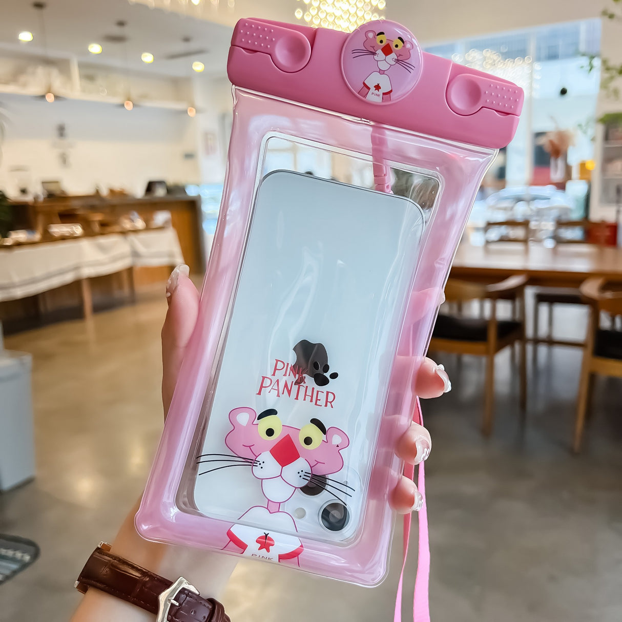 Husa subacvatica Mascot Waterproof Flippy, Snowproof, Universala, cu Snur, pentru telefon sau documente, Pantera, Roz - vivimall.ro